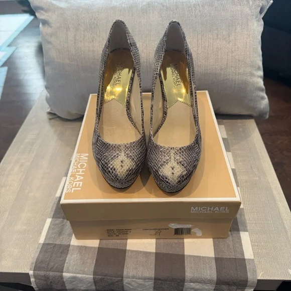 Michael Kors Snakeskin Heels - Black and Gray - Picture 3 of 9